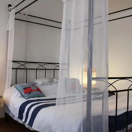 Colore 3 Pieces, 6 Couchages, Centre La Rochelle - Fr-1-246-546 * La Rochelle (Charente-Maritime)