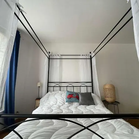 Colore 3 Pieces, 6 Couchages, Centre La Rochelle - Fr-1-246-546 * La Rochelle (Charente-Maritime)